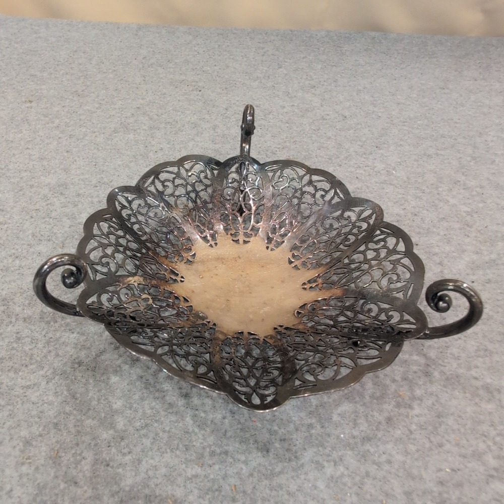 International Silver Company Lovelace 1427 Silverplate Pierced Candy Dish Bowl